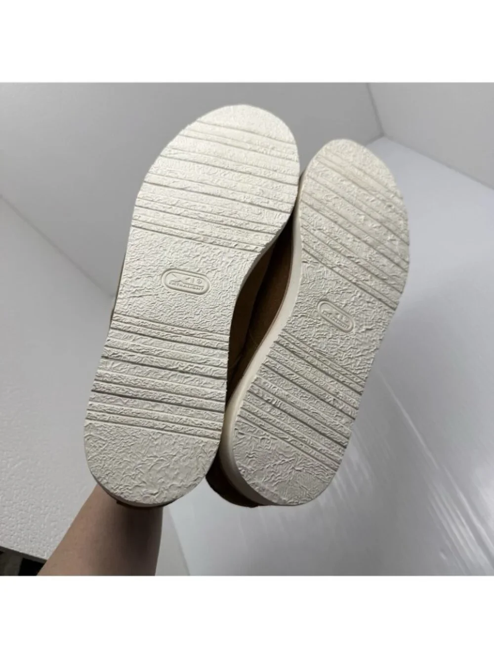 Nisolo Lightweight Flex Derby 10.5 Tan Suede Packable Travel Ethical Minimalist